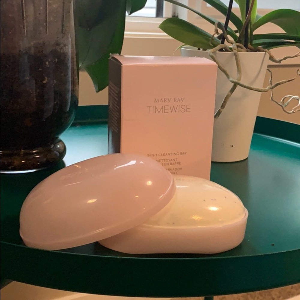 TimeWise 3-In-1 Cleansing Bar